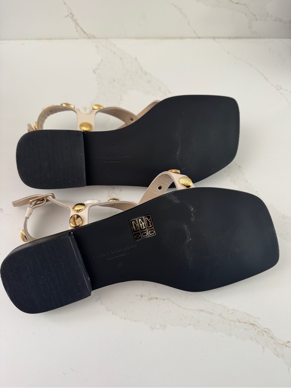 FREDA SALVADOR - PAXTON SANDAL IN BONE CALF W/ GOLD SHELLS - Picture 5 of 5